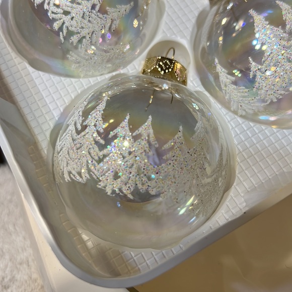 Sparkling creations, clear ornaments with glitter trees - Picture 3 of 3